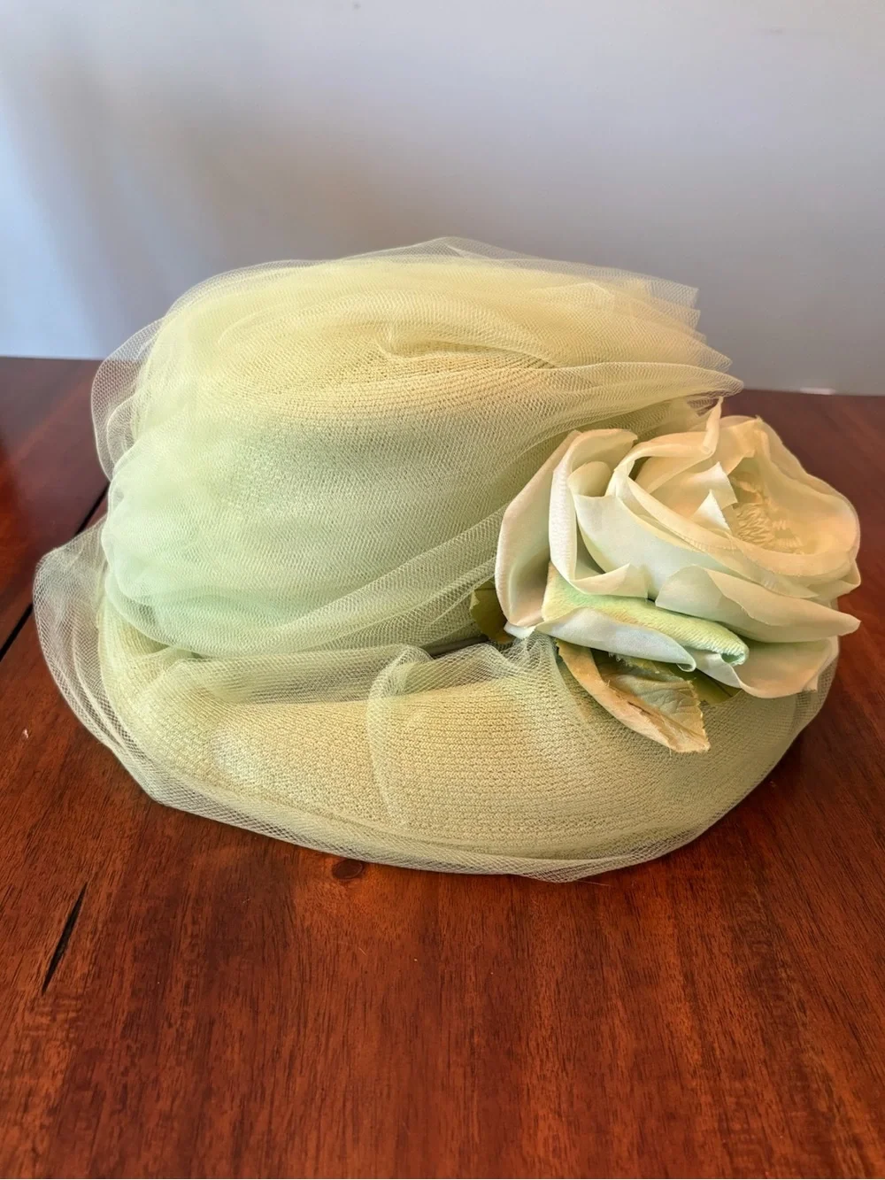 Vintage 1960s Mantessa Pastel Lime Mint Green Tulle Straw Floral Dress Derby Hat